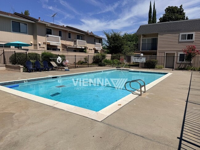 Building Photo - 7032 Fair Oaks Blvd