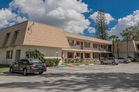 Building Photo - 4464 Oak Terrace Dr