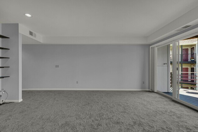 Building Photo - 1128 Windward Rd