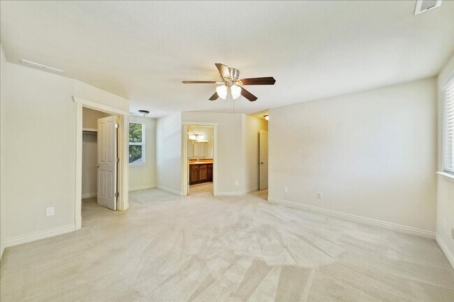 Building Photo - North End corner lot with garden and TONS ...