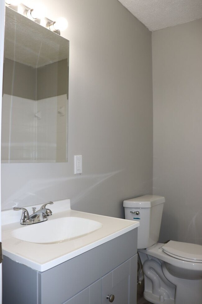 Building Photo - 731 Old Liberty Rd