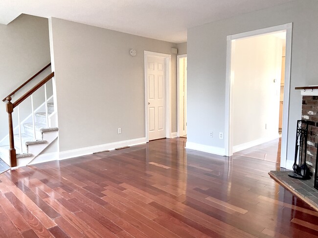 Building Photo - 204 Austin Ryer Ln