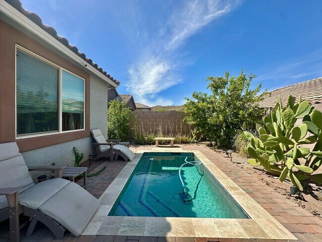 Building Photo - 16492 W Caldwell St