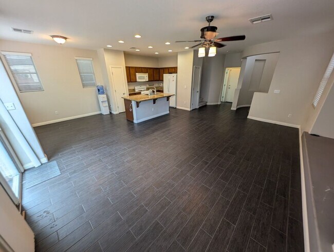 Building Photo - 7570 Dobroyd Dr