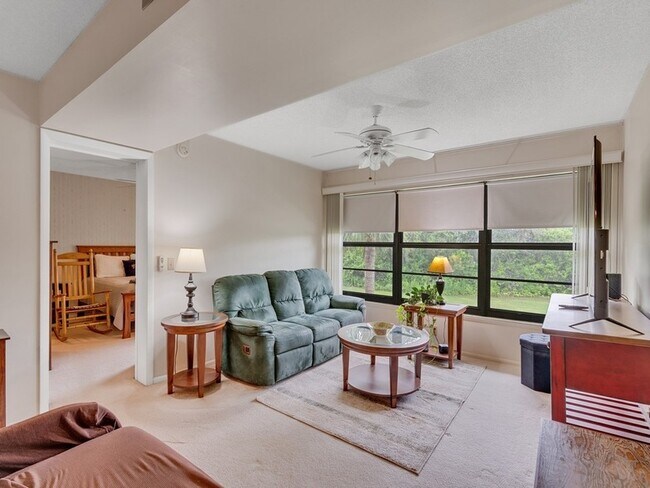 Building Photo - 27 Plantation Dr