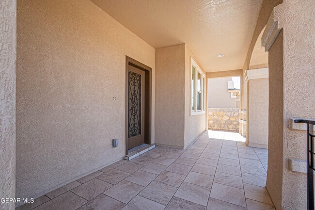 Building Photo - 4828 Ruben Soto