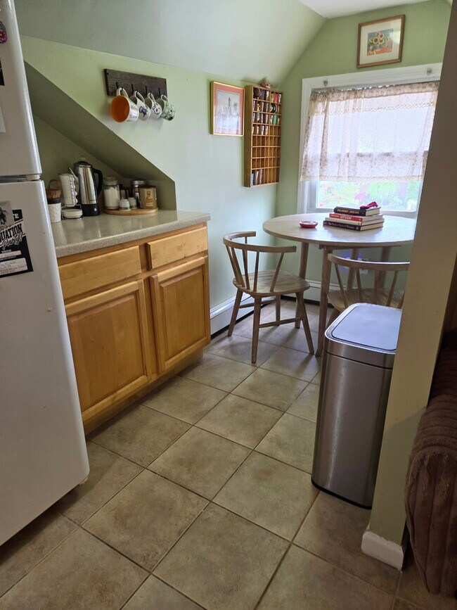 Building Photo - Saint Pauls Avenue, Cliffside Park, NJ 07010 - 1 BR 1 BA multi-family home
