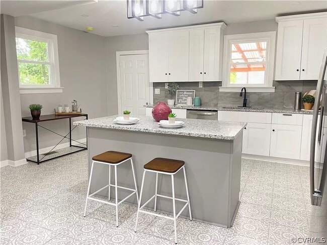 Building Photo - Beautiful Newly Renovated Home Available D...