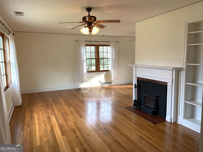Building Photo - 155 Windsor Ct