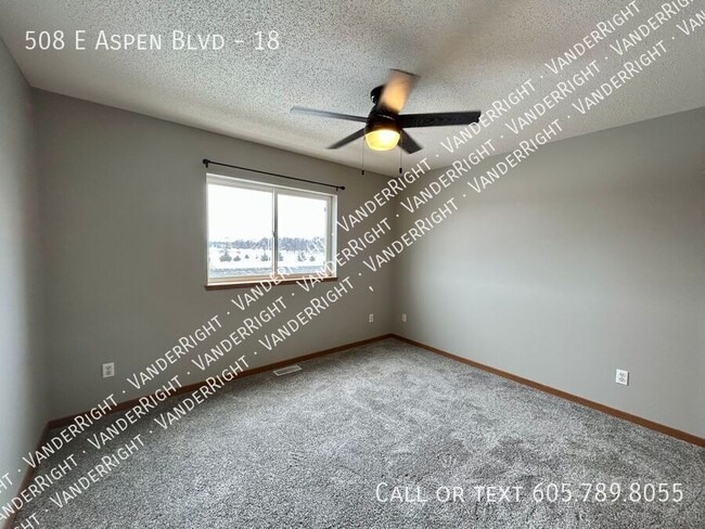 Building Photo - 508 E Aspen Blvd