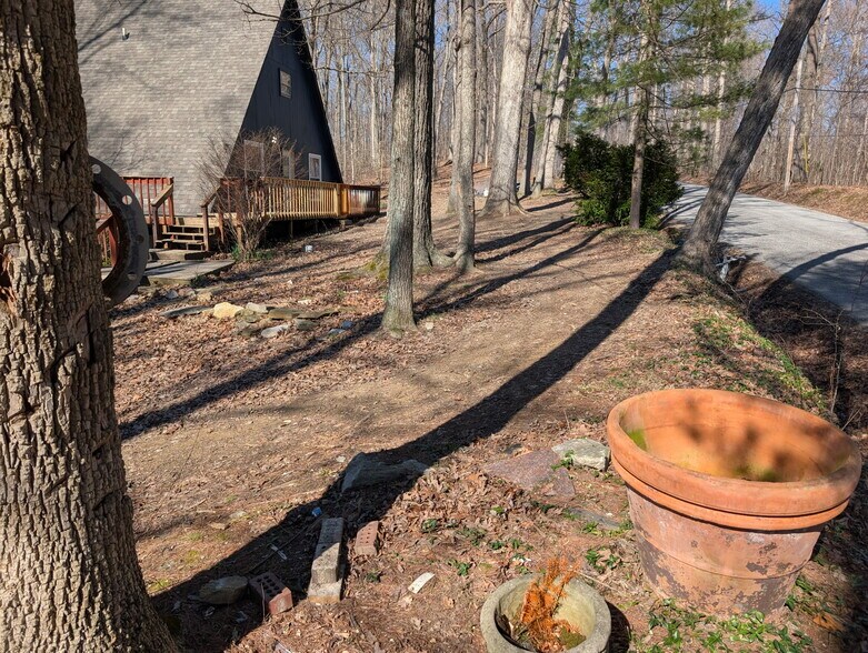 Building Photo - 306 S Olive Church Rd