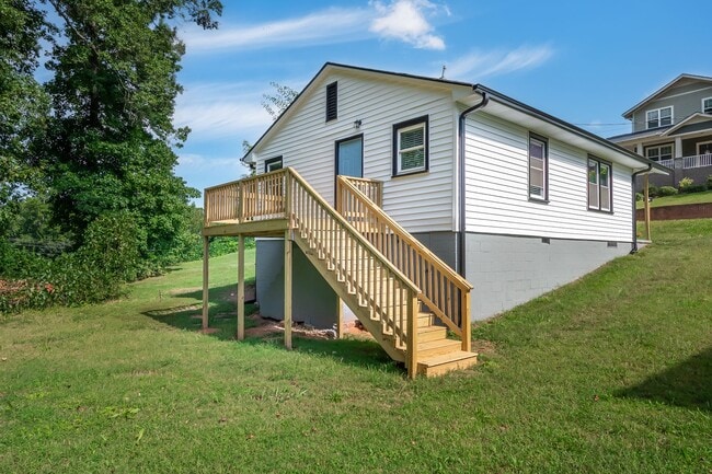 Building Photo - 2 Bed, 1 Bath Home in Downtown Greenville Available