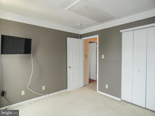Building Photo - 3403 Wimbledon Way