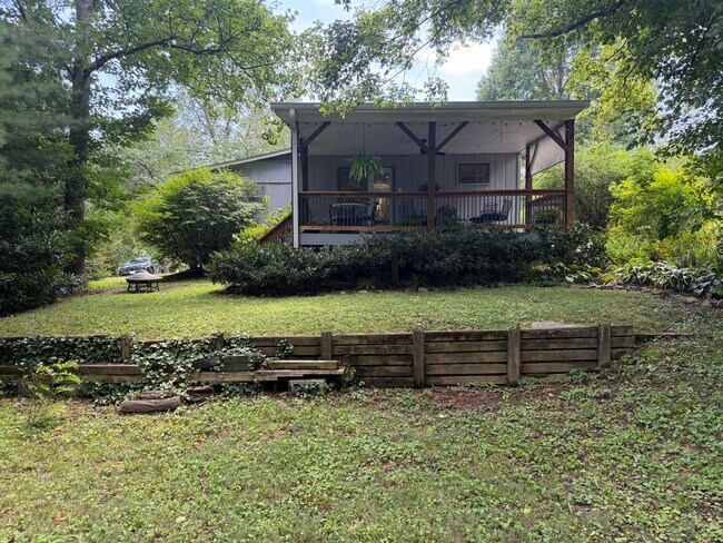 Building Photo - 110 Aurora Dr