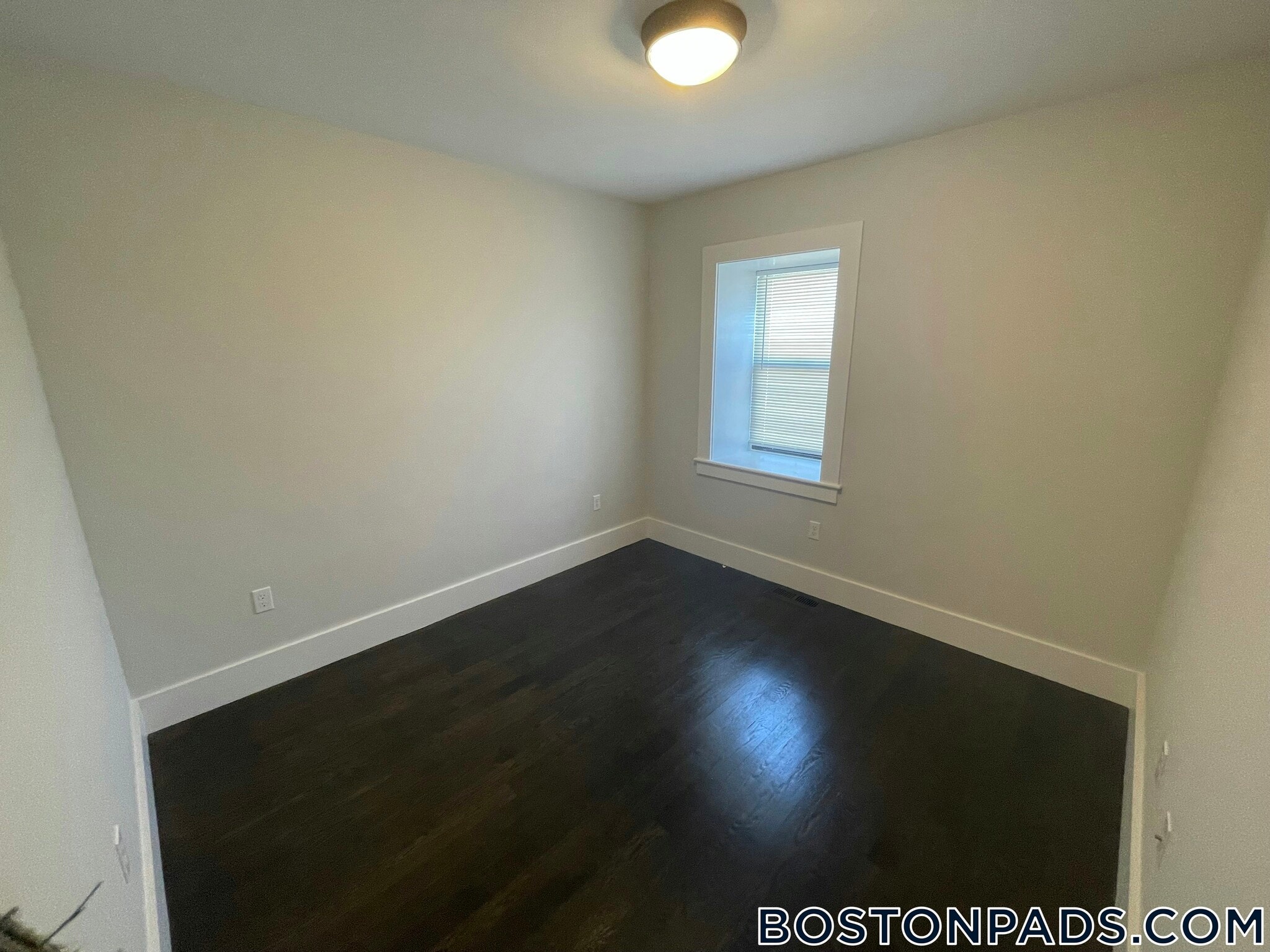 Building Photo - 54 Taylor St