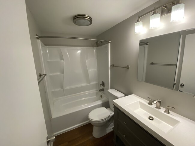 full bath/main - 6517 Lake O Springs Ave NW