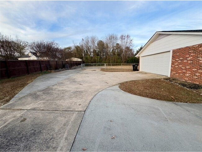 Building Photo - 207 Keystone Dr