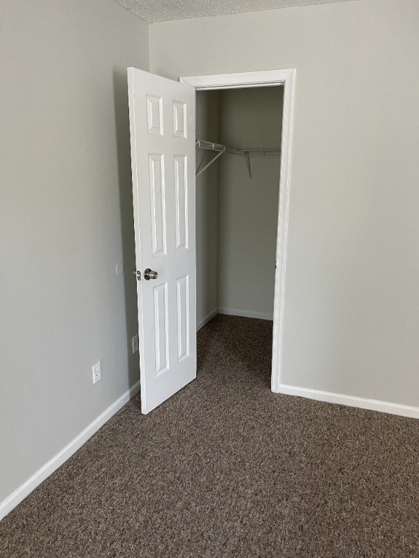 Building Photo - 268 Wexford Dr
