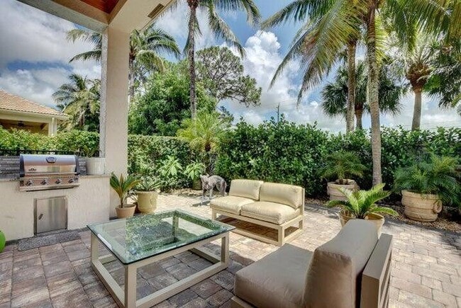 Building Photo - 6735 Royal Orchid Cir