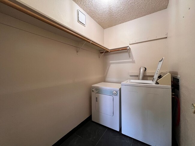 Building Photo - Cute Wildcreek Garden Condo, Unit #210