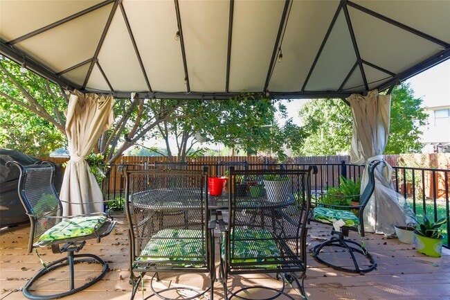 Building Photo - 8408 Panadero Dr