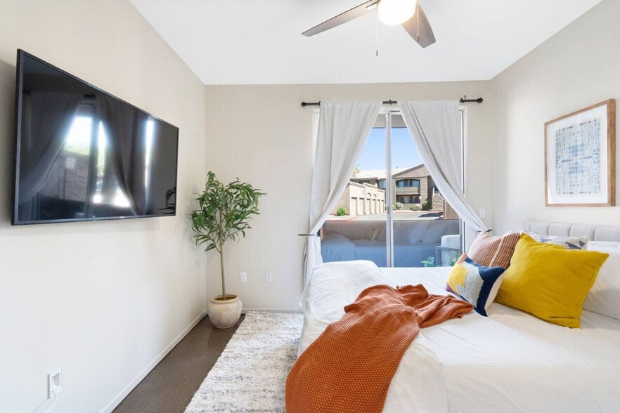 Building Photo - 7009 E Acoma Dr