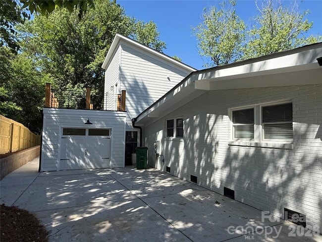 Building Photo - 1139 Clanton Rd