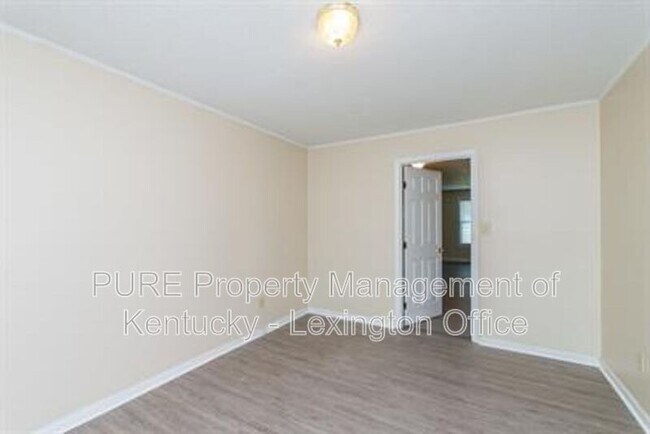 Building Photo - 164 Landings Dr