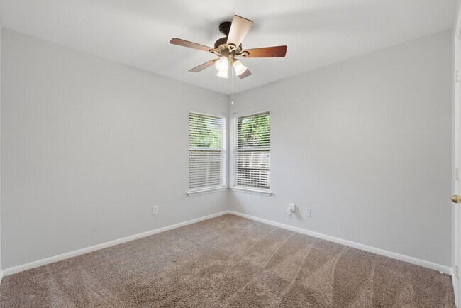 Building Photo - 18 Mulberry Glen Pl