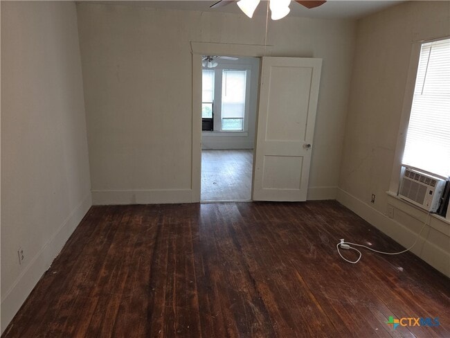 Building Photo - 1219 S 10th St