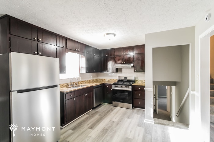 Building Photo - 9046 Southcrest Ct