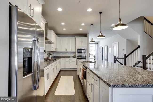 Building Photo - 6416 Greenleigh Ave