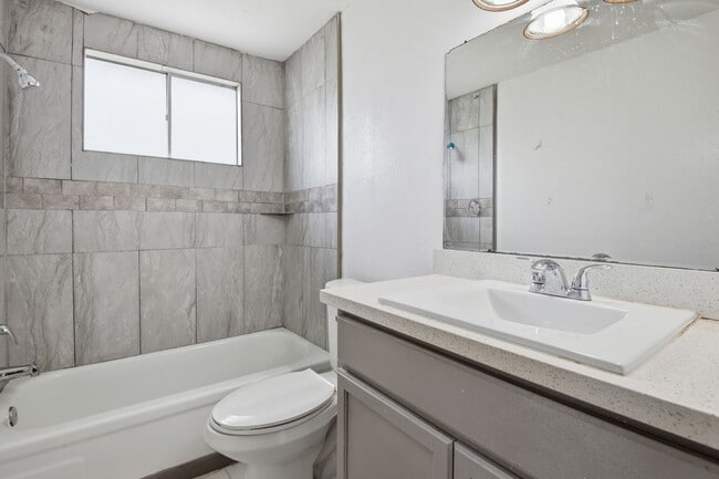 Building Photo - 6703 Krause Dr