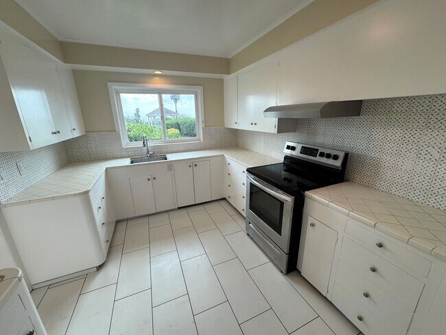 Building Photo - Hillside Ventura Home- Gorgeous Ocean View!!