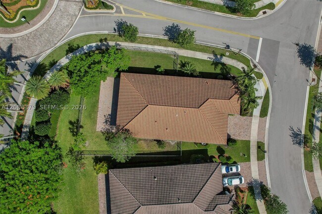 Building Photo - 10398 Waterside Ct
