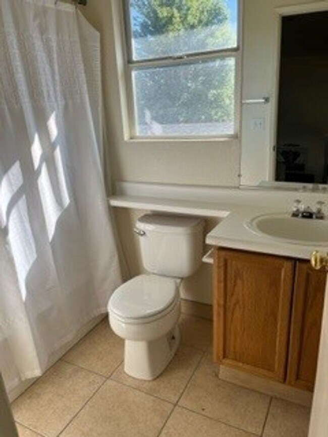 Building Photo - 8018 Anchor Point Dr