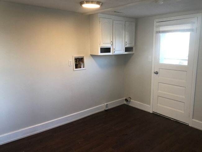 Building Photo - 2BR House Plattsmouth