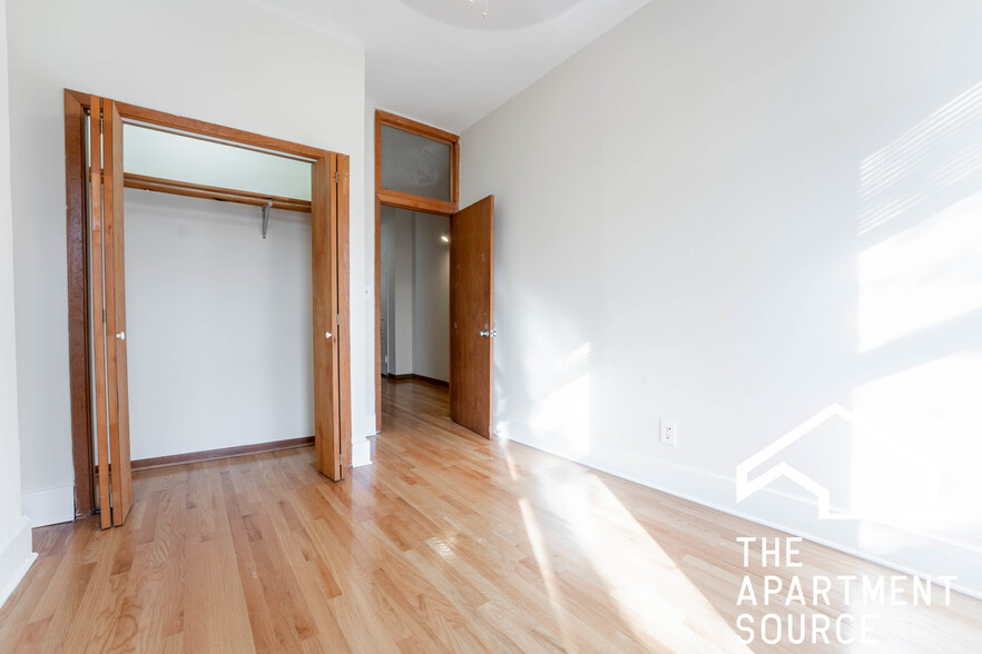 Building Photo - 1208 W Wrightwood Ave