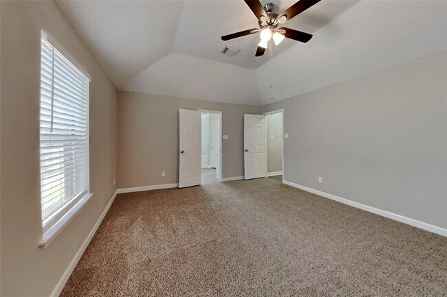 Building Photo - 6910 Springcrest Ct