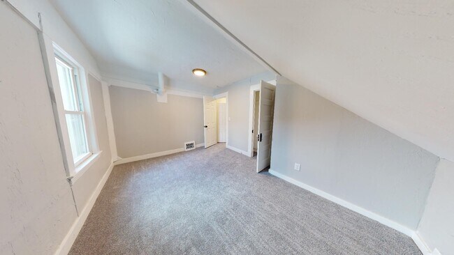 Building Photo - Old Brooklyn - 3 Bedroom Single Family Home