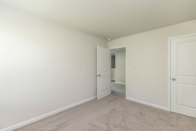 Building Photo - 216 S Bell Ave