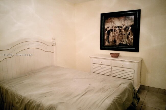 Building Photo - 2359 N Wallen Dr