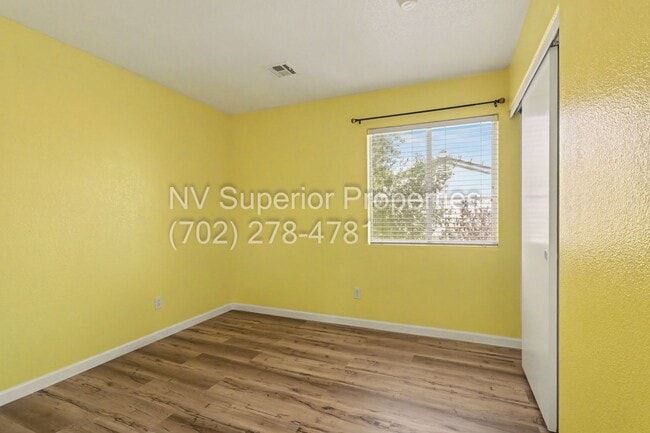 Building Photo - NW!! 4 Bedrooms!!! All Tile and Pergo flooring T/O!! NO Carpet!!! Low Maintenance Desert landscap...