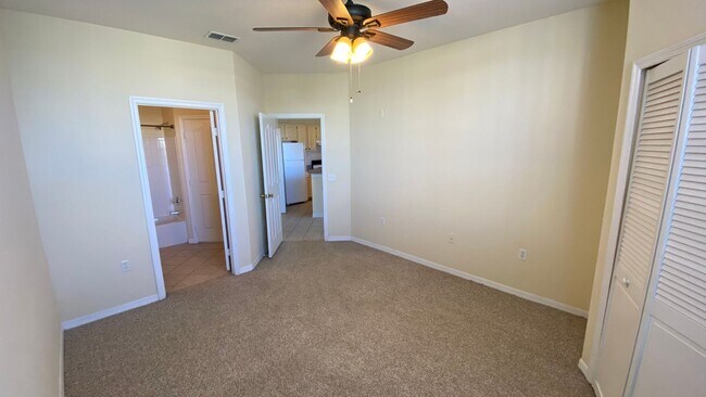 Building Photo - Beautiful 2br/2ba Visconti Condo with W/D ...