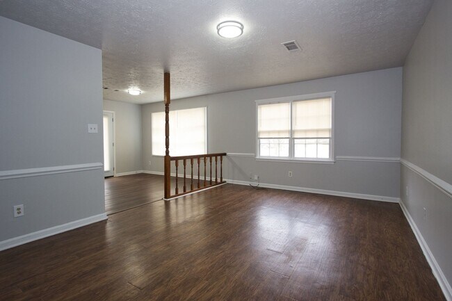 Building Photo - 3252ID