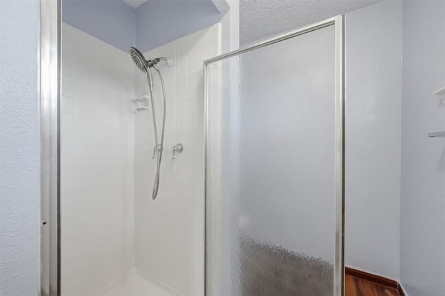 Building Photo - 7015 Pella Dr