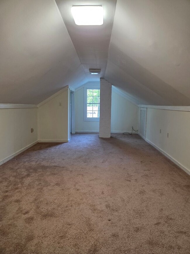 Building Photo - 2 bedroom apartment in Belmont
