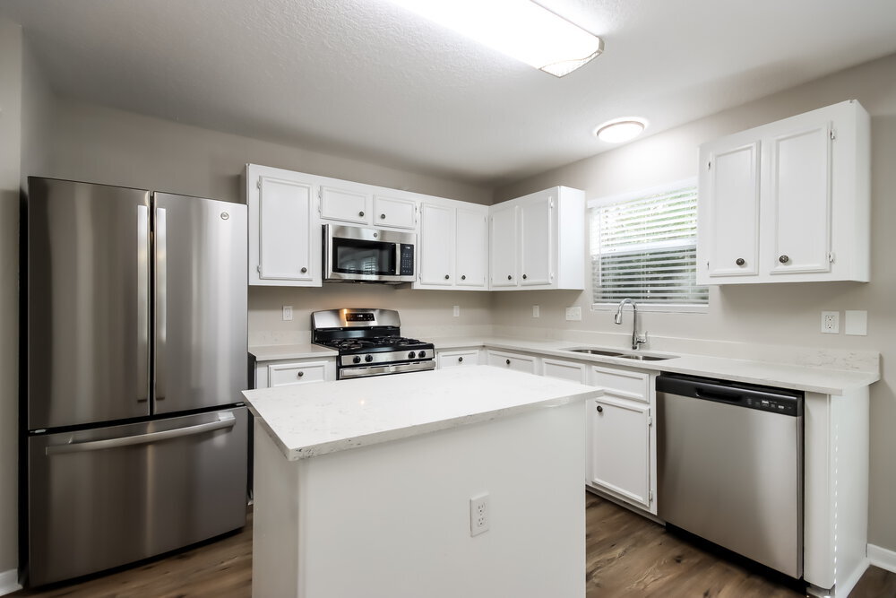 Building Photo - 4010 Hunnington Dr