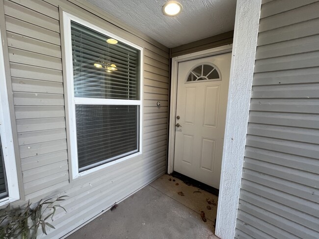 Building Photo - 5326 Hillside136