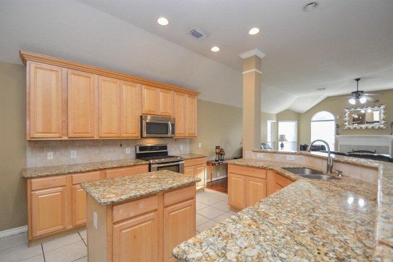 Building Photo - 4914 Surrey Park Cir
